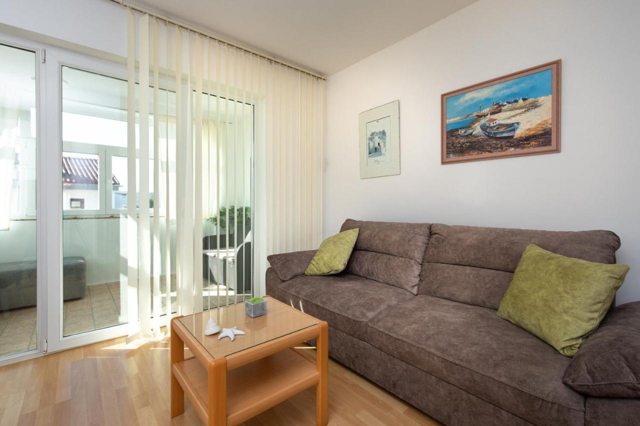 Apartment Filip Krk Town Exteriör bild